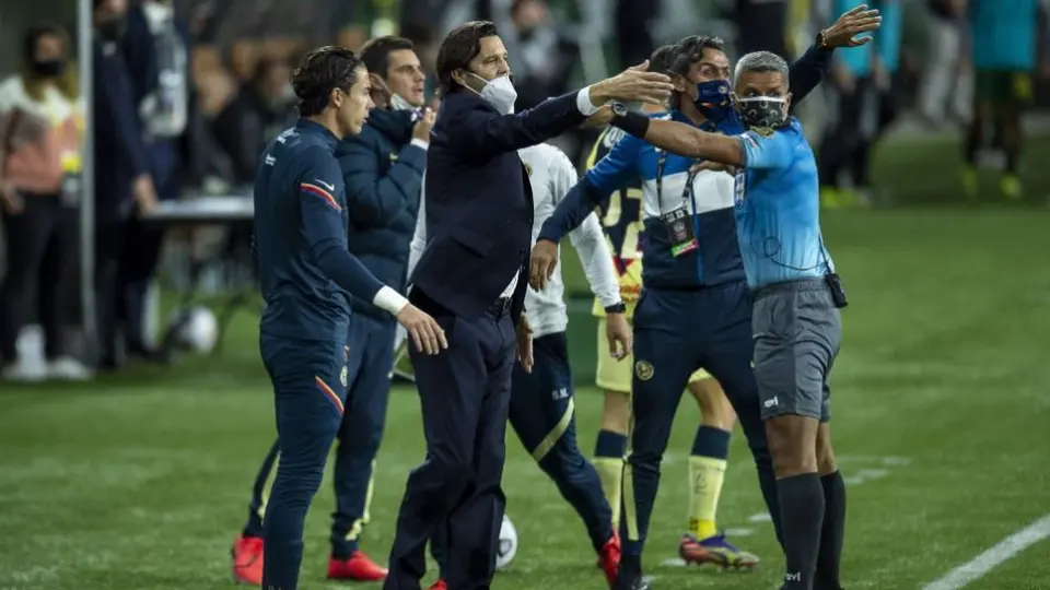 América: Solari deja de lado tema del arbitraje pese a polémicas en Concachampions