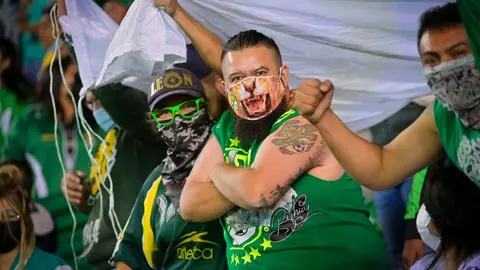 León: Aficionado es sacado del estadio por provocar conato de bronca