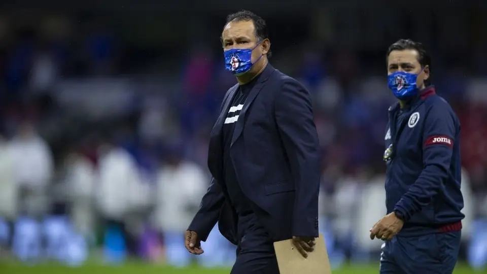 'Si Dios quiere el equipo se mantendrá': Juan Reynoso