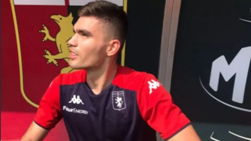 Johan Vásquez: Sigue en espera de su debut con el Genoa, pero fue convocado ante la Fiorentina