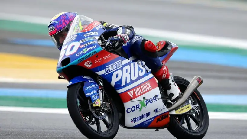 Video: Piloto suizo sufrió aparatoso accidente en el GP de Italia de Moto3