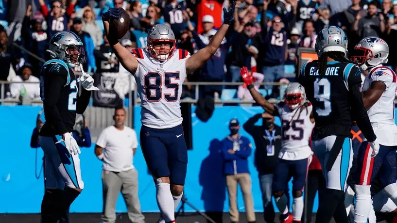 NFL: Defensa de los Patriots apagó a Sam Darnold y a los Panthers