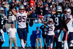 NFL: Defensa de los Patriots apagó a Sam Darnold y a los Panthers