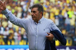 América felicitó a Carlos Reinoso por el Día del Maestro