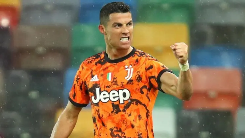 Cristiano Ronaldo: Visitó el cuartel general de Ferrari junto a directiva de la Juventus