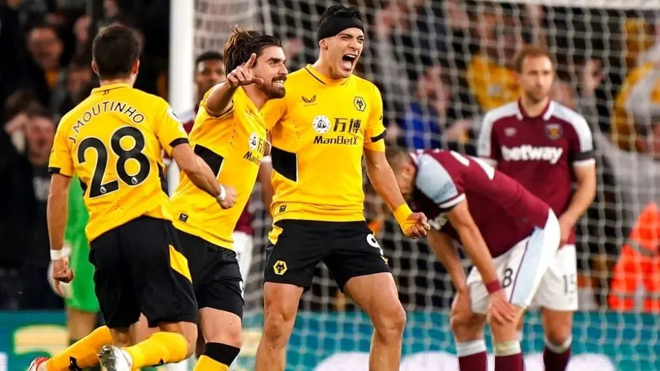 Raúl Jiménez: Se lució con golazo frente al West Ham en Molineux