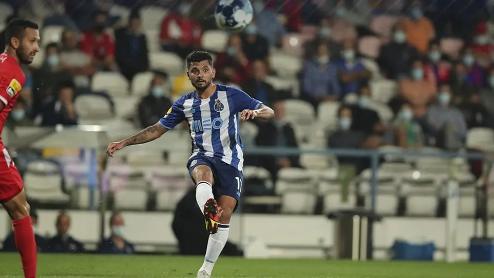 Tecatito Corona: Regresó a la titularidad en la victoria del Porto sobre Gil Vicente