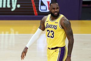 LeBron James reiteró que quiere retirarse en Lakers y los comparó con 'Space Jam'