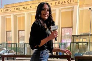 Autoridades italianas buscan al hombre que nalgueó a reportera tras el Empoli vs Fiorentina