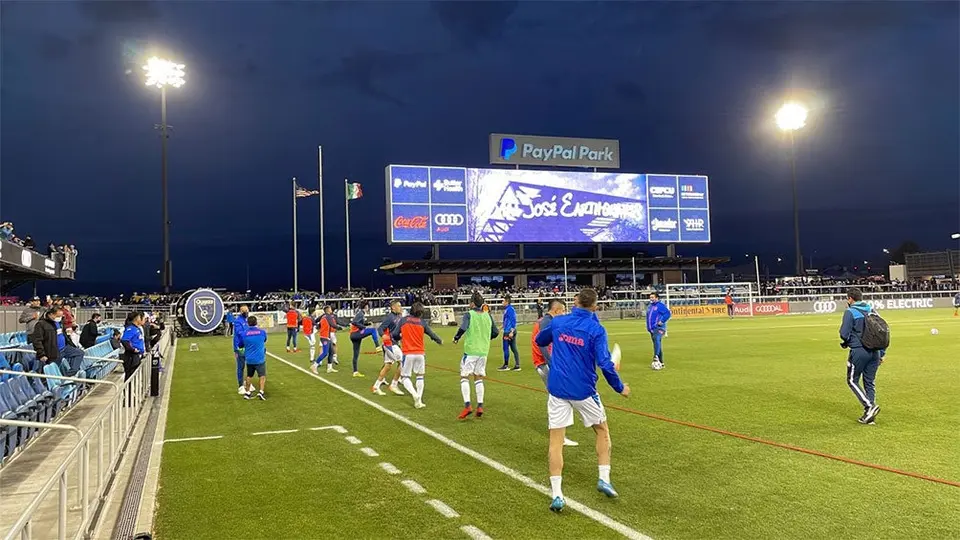 Cruz Azul: Aficionado celeste entró a golpear a jugadores del Earthquakes en amistoso
