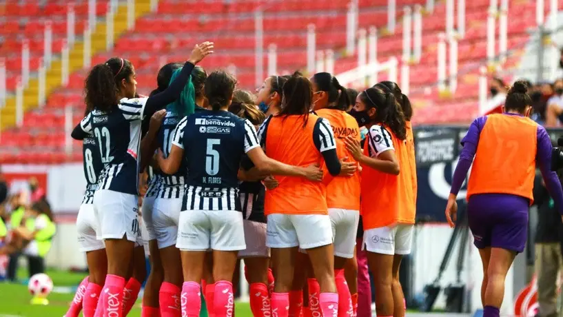 Narrador de TUDN hizo desafortunado comentario sobre jugadora de Rayadas