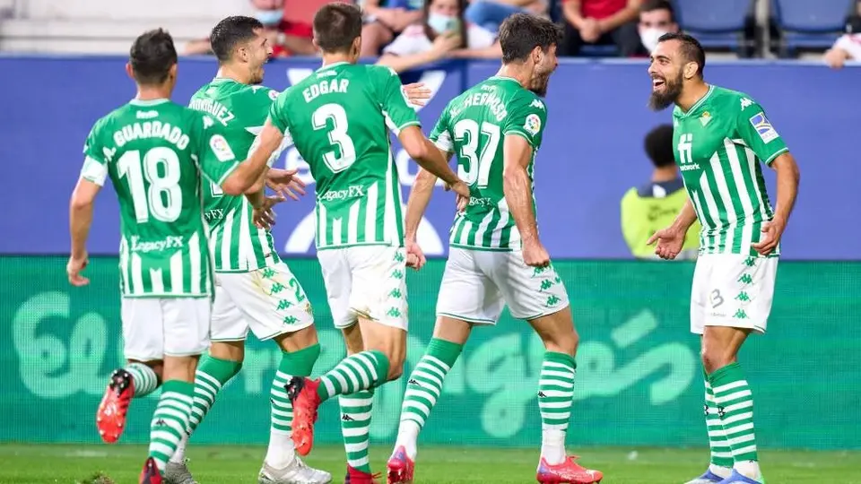 Andrés Guardado: Llegó a 117 partidos jugados y Real Betis goleó al Osasuna