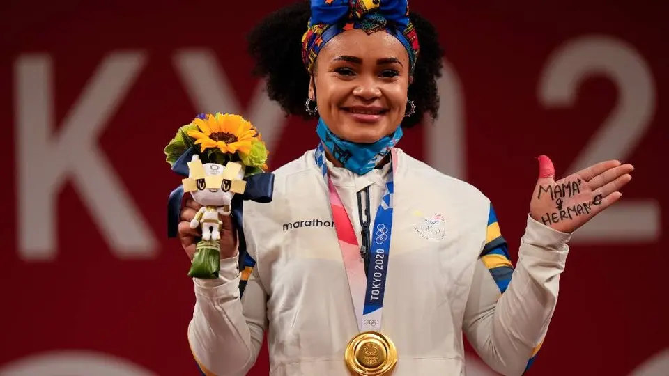 Tokio 2020: Neisi Dajomes dedica triunfo a su madre y hermano en el podio
