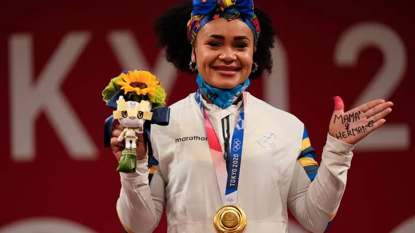 Tokio 2020: Neisi Dajomes dedica triunfo a su madre y hermano en el podio