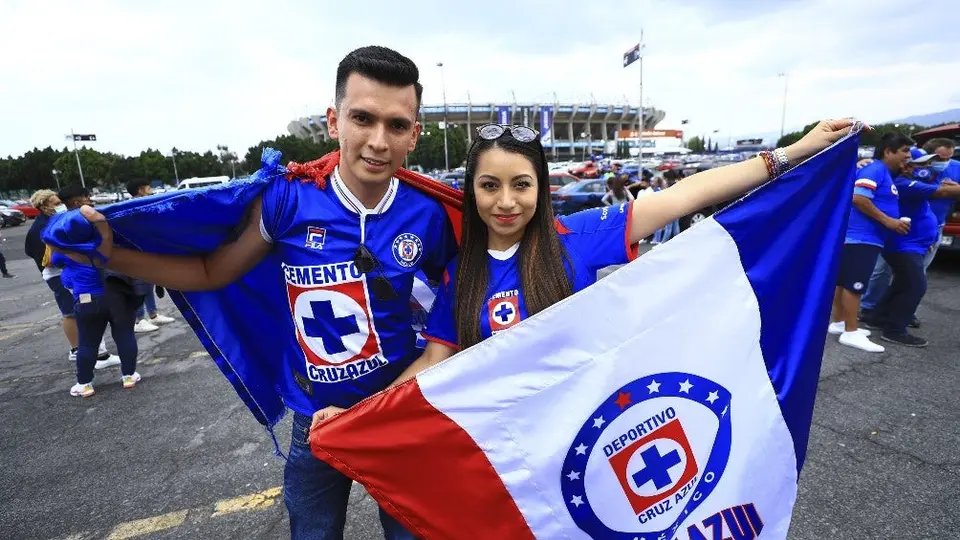 Cruz Azul vs Santos: Aficionados cayeron con boletos falsos en el Azteca
