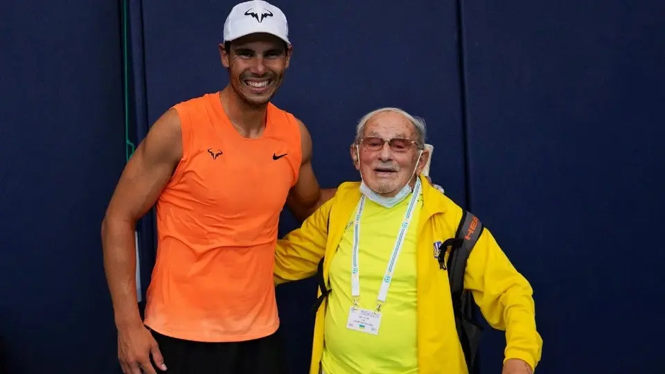 Rafael Nadal: Disputó unos sets con el tenista más longevo del mundo