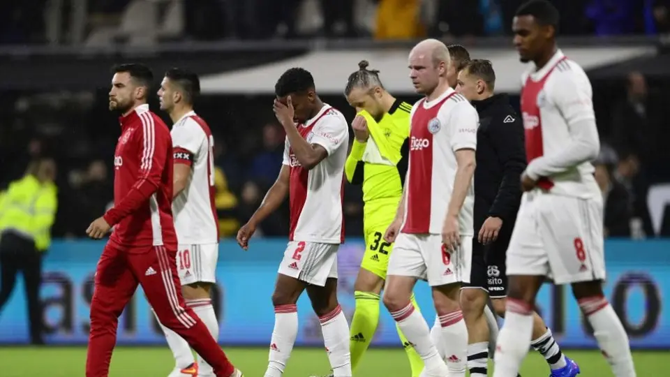 Edson Álvarez: Ajax no pasó de un empate a ceros ante el Heracles