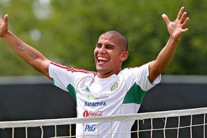 Carlos Salcido gastó más de 1.5 mdp en fiesta de 15 años de su hija