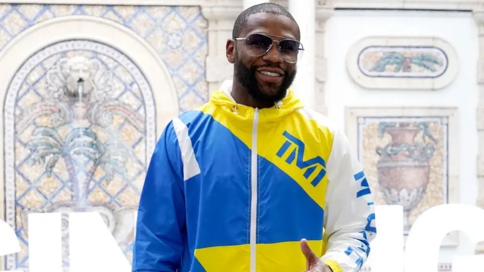 Floyd Mayweather Jr. gastó cerca de un millón de dólares en autos de lujo