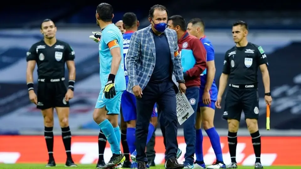 Cruz Azul: Juan Reynoso se perderá el juego ante América por expulsión vs Chivas