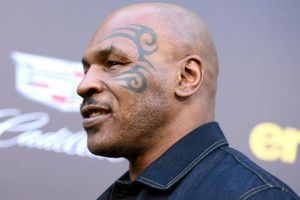 Mike Tyson reveló que peleará ante Lennox Lewis