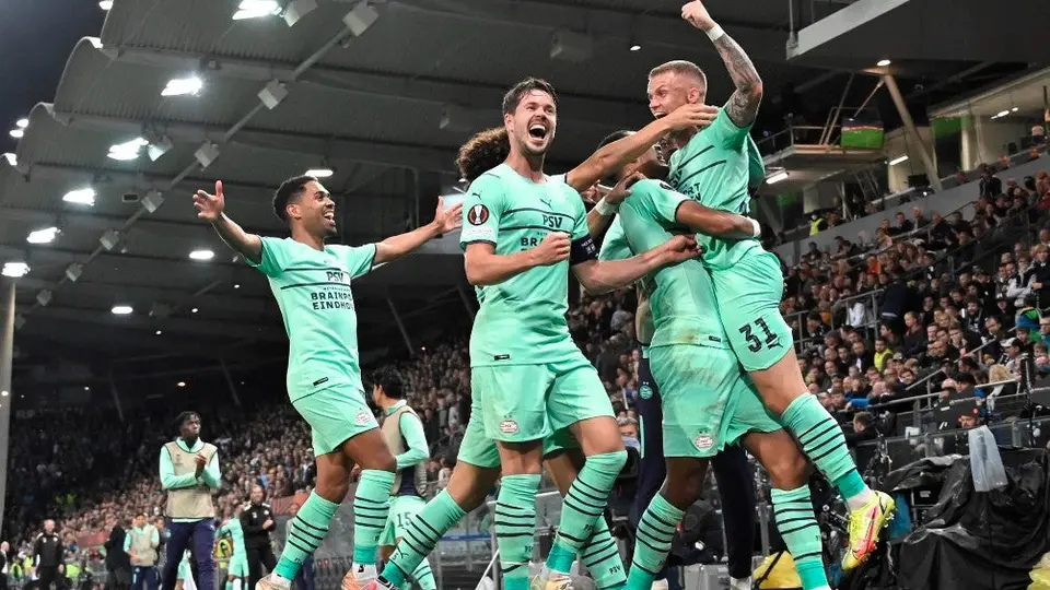 Erick Gutiérrez: PSV goleó al Sturm Graz y se situó como líder del Grupo B en la Europa League