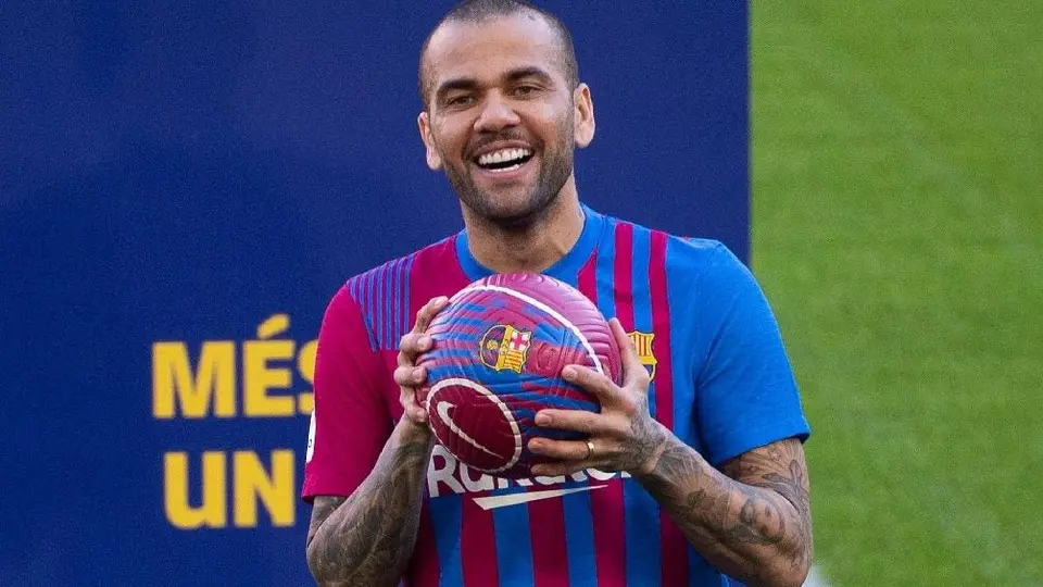 Alves tras regresar al Barcelona: 'Vengo a guerrillear, no a pasar el tiempo'