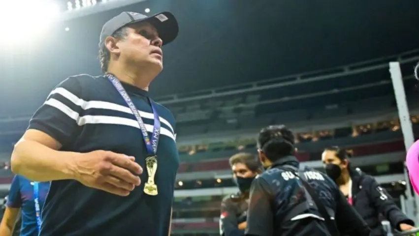 Juan Reynoso como campeón con Cruz Azul | IMAGO7