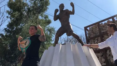 Óscar Valdez, homenajeado en Nogales: 'Significa muchos años de esfuerzo'