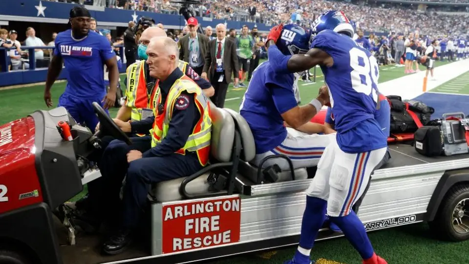 Giants: Daniel Jones sufrió brutal golpe ante Cowboys que terminó con su partido