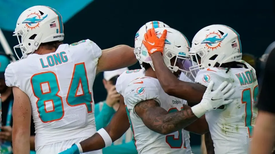 NFL: Miami aprovechó la localía y aplastaron a los Panthers