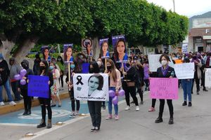 Hidalgo: Manifestantes incendiaron Palacio Municipal tras feminicidio de Beatriz Hernández