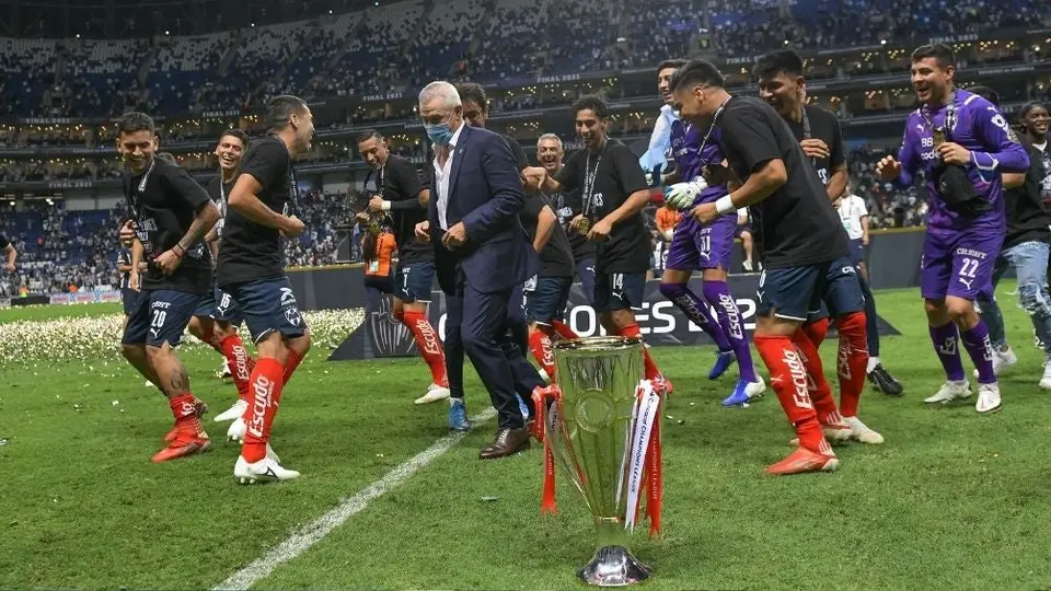 Javier Aguirre: Festejó el título de Rayados bailando el 'Payaso de rodeo'