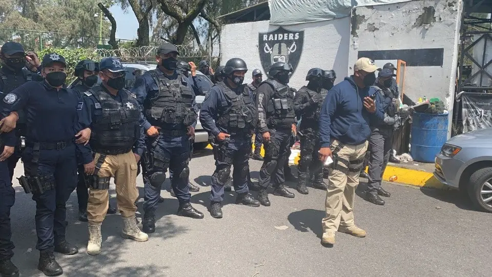 Video: Raiders de Arboledas se enfrentaron a golpes con policías de Atizapán