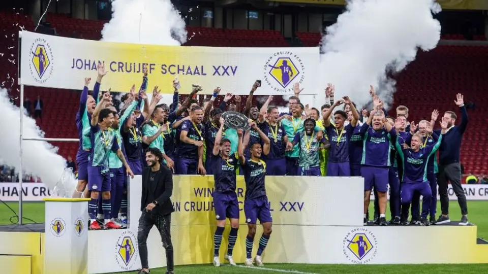 Edson Álvarez y Gutiérrez: PSV ganó la Supercopa de Países Bajos al golear al Ajax