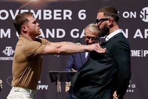 Caleb Plant negó haberse metido con la madre del Canelo Álvarez