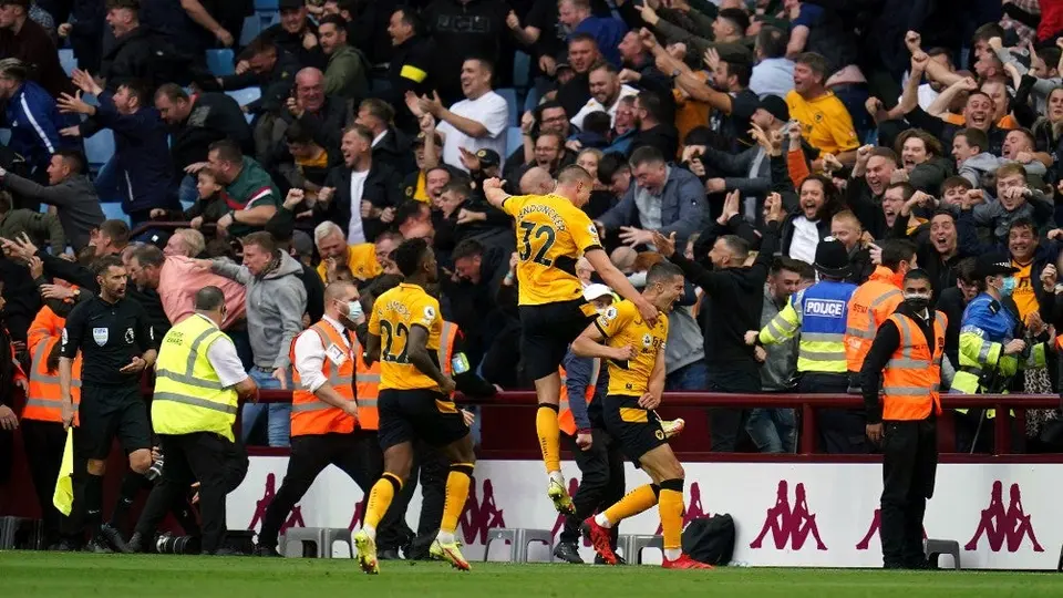 Raúl Jimenéz: Wolves remonta en los últimos minutos y saca sorprendente triunfo al Aston Villa
