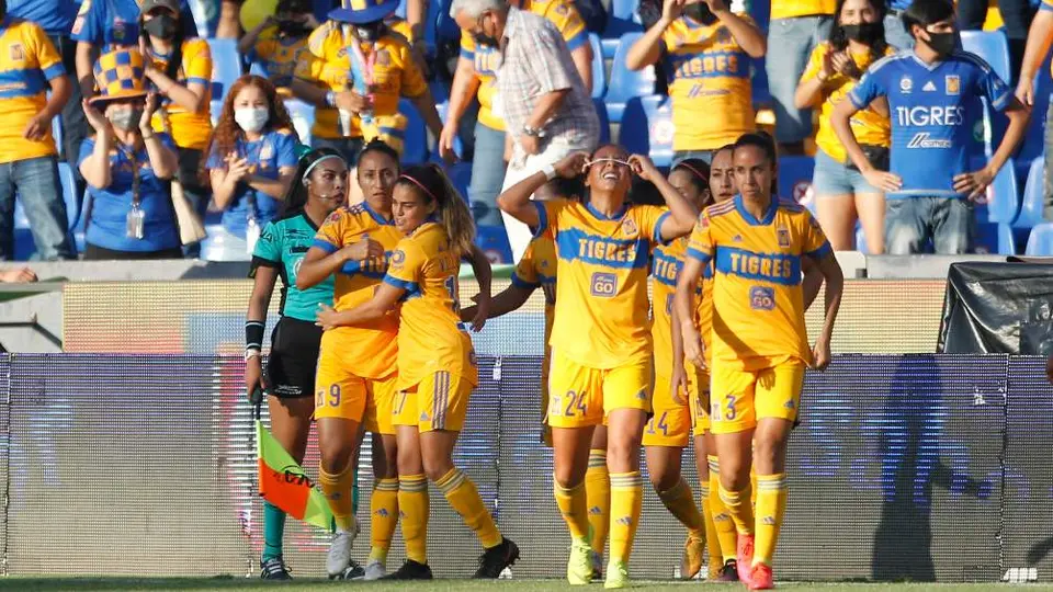 Tigres Femenil: Aficionados hacen fila desde la madrugada para adquirir boletos para la Final