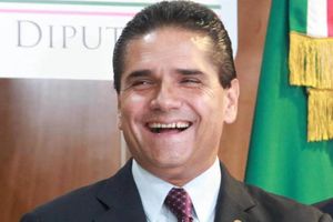 Silvano Aureoles: Gobernador de Michoacán agredió a manifestante en Aguililla