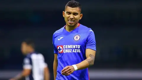 Cruz Azul: Orbelín Pineda le respondió a un aficionado que 'pidió' ser atropellado por él
