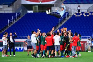 Video: Selección Mexicana de futbol cantó 'Cielito Lindo' en Villa Olímpica
