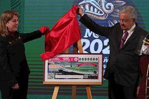 AMLO y Lotería Nacional anunciaron sorteo de un palco en el Estadio Azteca