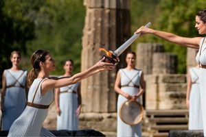 Pekín 2022: Fue encendida la llama de los Juegos Olímpicos de Invierno