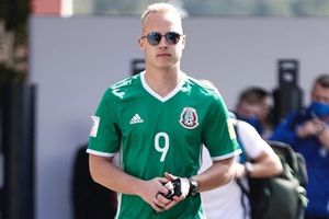 F1: Nikita Mazepin se dejó ver con playera de Raúl Jiménez en prácticas del GP de México