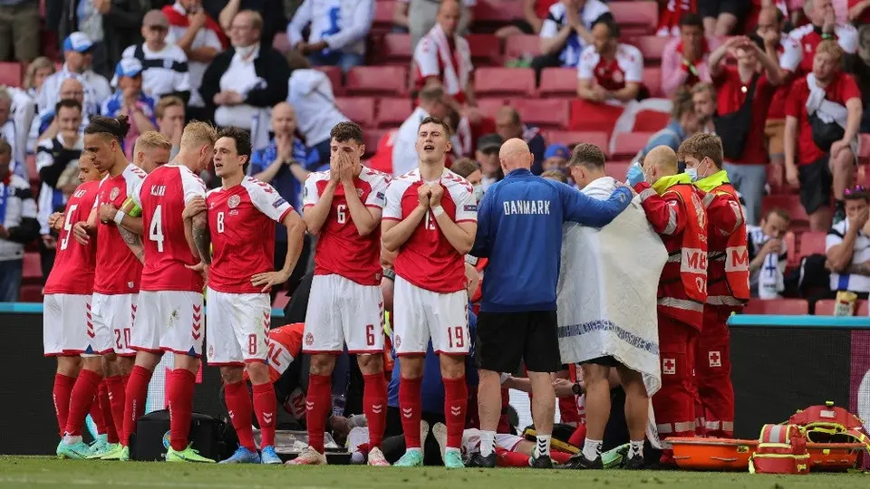 Premier League: Financiará implantación de desfibriladores en el futbol inglés