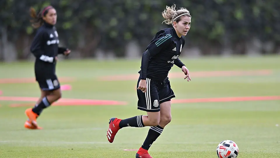 Alicia Cervantes: 'Que la gente y televisoras se interesen en futbol femenil es una responsabilidad'