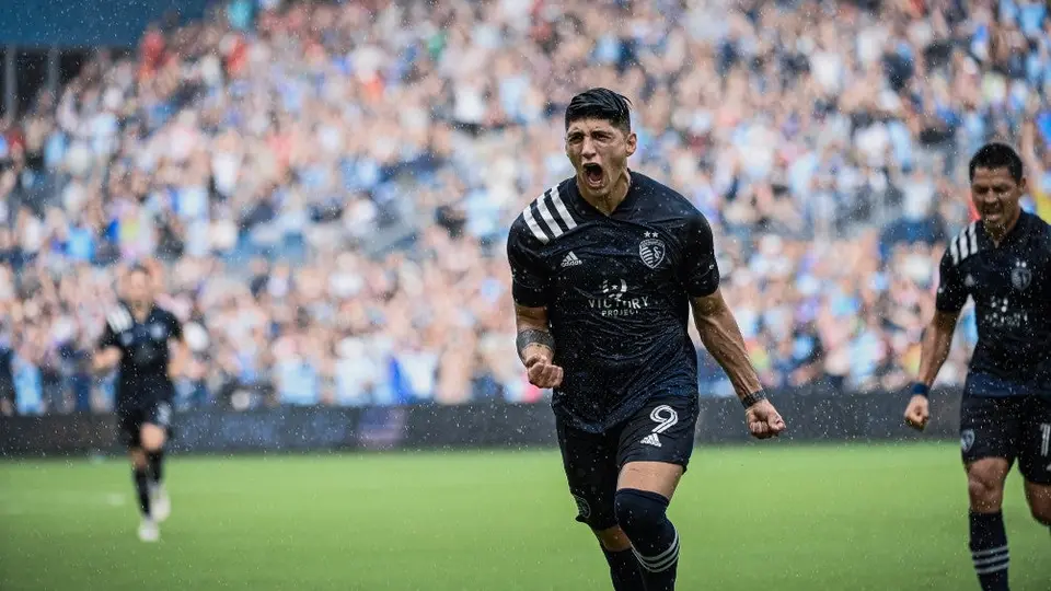 Alan Pulido anotó gol en remontada de Kansas City frente al LAFC de Vela