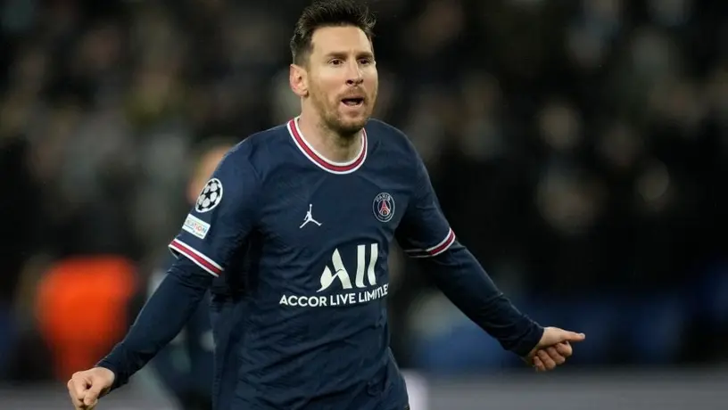 Lionel Messi no para y derrotó a sus hijos jugando futbol en su casa