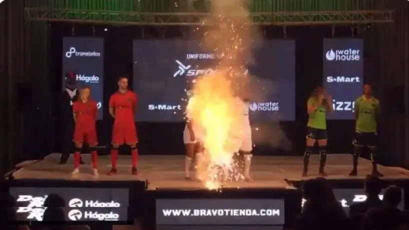 FC Juárez: Martín Galván casi se quema durante la presentación de los uniformes