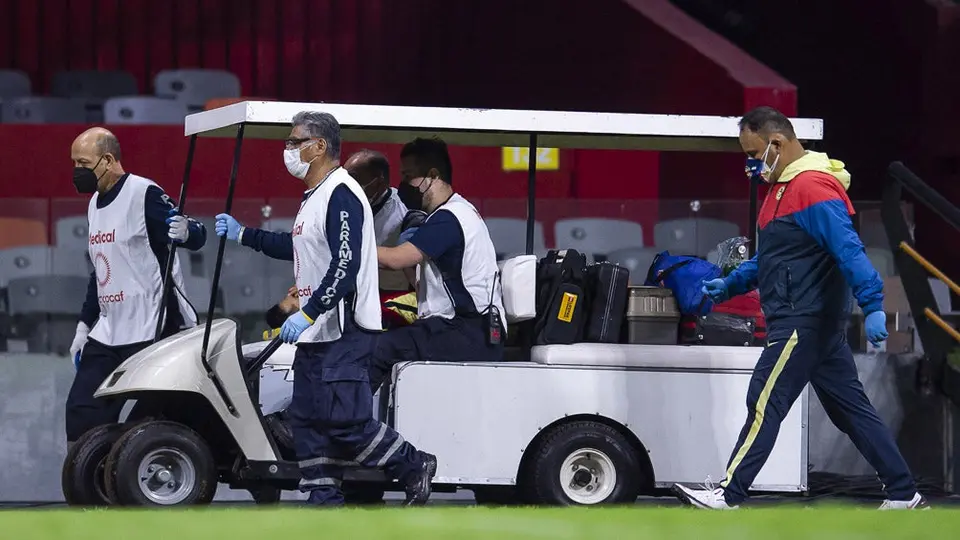 Chucho López: América confirmó que el mediocampista sufrió fractura de peroné